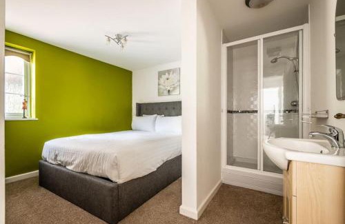 Dawlish Apartment | Ocean views, peace and quiet in this homely flat