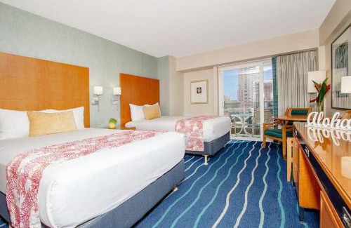 Ala Moana House | Ocean views Walk to beach Waikiki and mall 1223