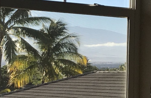 Waikoloa Condo | Ocean views with private restaurant and pool bar. Last minute specials.