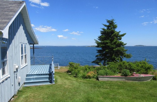 Mid-Coast and Islands Cottage | Ocean Watch - Relax and let the ocean sweep you away at this charming retreat