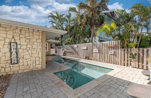 Holmes Beach Cottage | Ocean72, 2-bedroom cottage in Holmes Beach with Pool and Spa