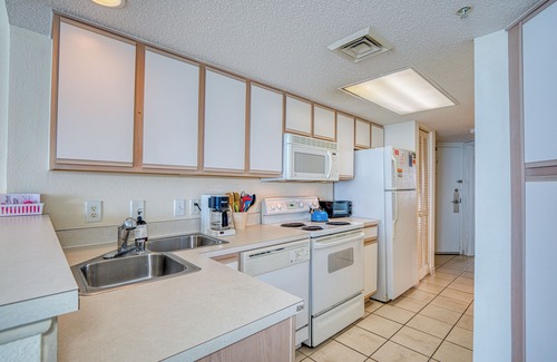 Atlantic Beach Condo | Oceanfront 1BD-Baywatch Resort-Family Friendly