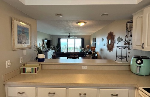 Breakers Condo | Oceanfront 2 bed/2 bath condo, top floor (3rd), fully equipped