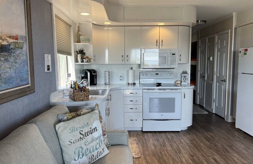 Folly Field Condo | oceanfront, 2nd floor corner condo well stocked & super clean