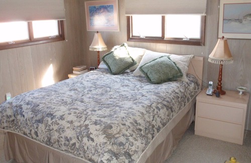 Harvey Cedars House | Oceanfront 3 Bedroom! ** Great Rates**
