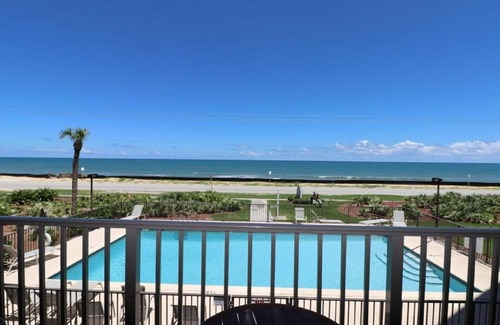 Glenwood Condo | OCEANFRONT 3BR/2BA sleeps 8. Updated amenities, with balcony. Beach & pool view.