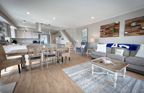 South End House | Oceanfront 4br/4ba townhome w/ocean views and direct beach access