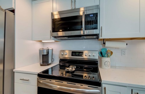 North Redington Beach Condo | OCEANFRONT 4b/3ba St. Pete/Clearwater. Heated Pool. Patio. Paddleboards