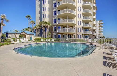 Amelia City Condo | Oceanfront 5th-floor condo with balcony, gorgeous views & pool access