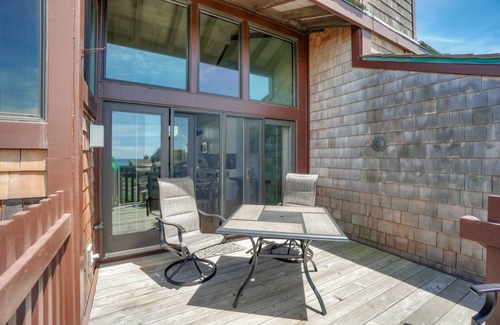 Castroville House | Oceanfront Beach House with two Master Suites