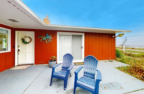 Port Angeles East House | Oceanfront, bluff-top home with Ediz Hook view, prime location, fireplace