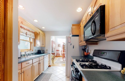 Perry House | Oceanfront Cabin with Deck, Grill, Firepit, and Free High-Speed WiFi