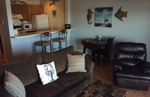 Old Orchard Beach Condo | Oceanfront condo! Steps to 7 mile beach & downtown OOB. 3rd floor w/elevator
