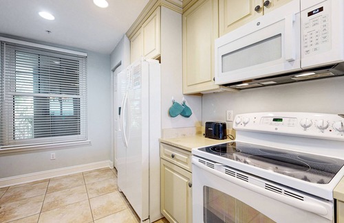 Amelia City Condo | Oceanfront Condo with Great Ocean View, Balcony, Fast WiFi & 2 Shared Pools