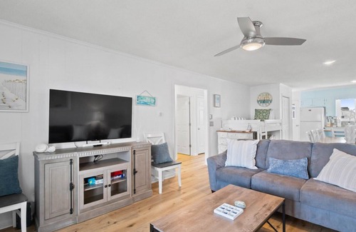 Ocean Isle Beach Apartment | Oceanfront Condo with Pool & Beach Access!