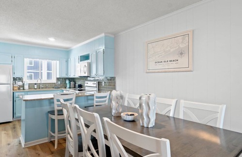 Ocean Isle Beach Apartment | Oceanfront Condo with Pool & Beach Access!