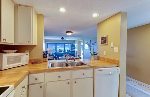 Amelia City Condo | Oceanfront Condo, 2 King Master Suites, WiFi, HDTV, Pools, Tennis, Gated Resort
