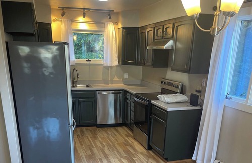 Juneau Condo | Oceanfront Douglas Island Gem - Humbler Halibut 2-bedroom condo Juneau