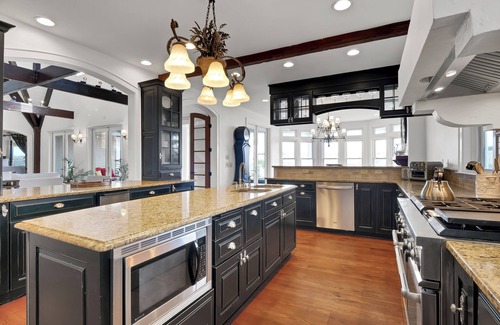 East Beach House | Oceanfront, East Beach, Occupancy 12, Four Bedroom Home