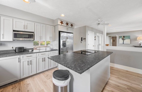 Debordieu Colony House | Oceanfront Family Retreat 7 Bedrooms Relax, Recharge, and Enjoy Stunning Views.
