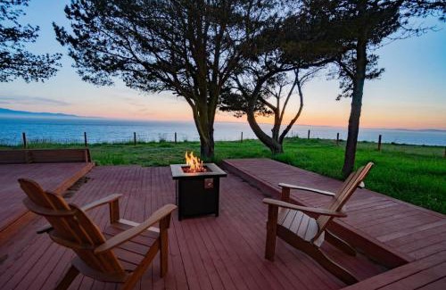 Oak Harbor House | Oceanfront Family Retreat