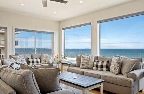 Ocean Park House | Oceanfront Home Beach Access Deck & Ping Pong