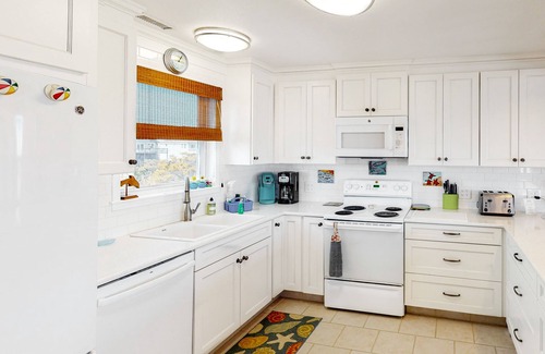 Avon House | Oceanfront House with Private Hot Tub, Ocean View, Shared Pool, Free WiFi, & A/C