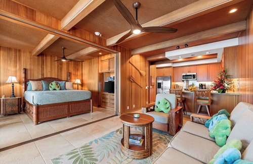 Kailua-Kona Condo | Oceanfront Luxury! - Affordable Oceanfront Condo Now with A/C!