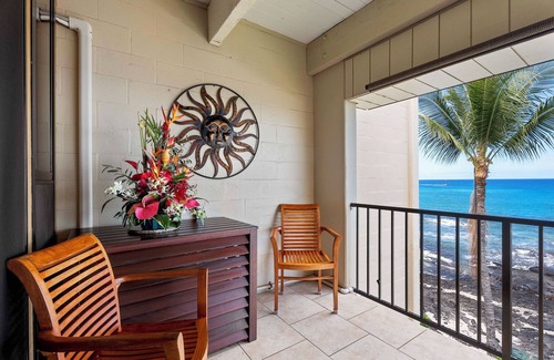 Kailua-Kona Condo | Oceanfront Luxury! - Affordable Oceanfront Condo Now with A/C!