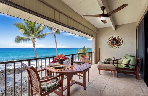 Kailua-Kona Condo | Oceanfront Luxury! - Affordable Oceanfront Condo Now with A/C!