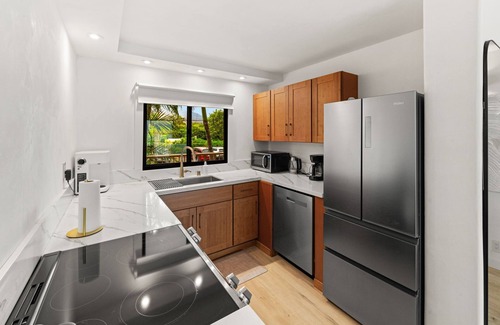 Maalaea Condo | Oceanfront Maalaea Harbor Two Bedroom Condo within walking distance to beach