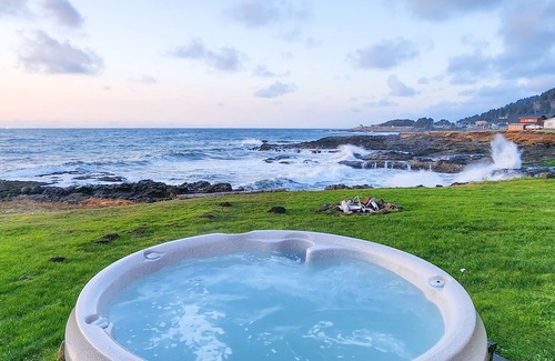 Yachats House | Oceanfront Main floor Duplex in the heart of Yachats