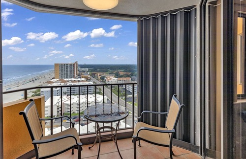 Myrtle Beach Condo | Oceanfront Maisons-sur-Mer Condo with Views! Views! Views