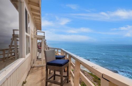Ocean Beach House | Oceanfront Paradise - Spa, Pet-Friendly, Fast Wifi, Parking & Dream Views