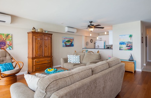 Kailua-Kona Condo | Oceanfront Penthouse, As Close As You Can Stay To Ocean, Stunning Views, A/C!