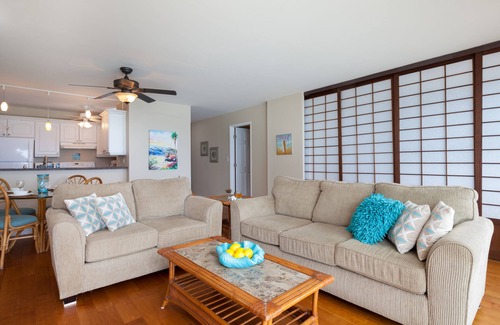 Kailua-Kona Condo | Oceanfront Penthouse, As Close As You Can Stay To Ocean, Stunning Views, A/C!