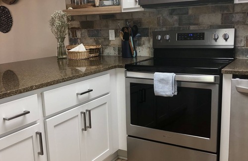 Breakers Condo | Oceanfront, pool, steps to quiet beach, nicely fully furnished