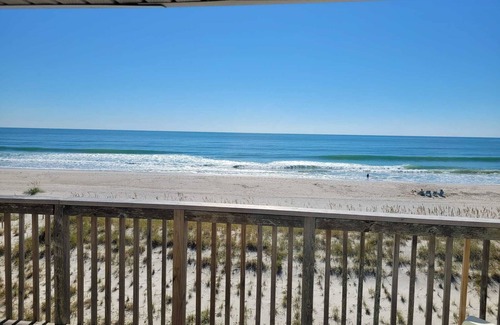 Topsail Beach Condo | Oceanfront Queen's Grant Condo "Tide-the-Knot" with Breathtaking Ocean Views!
