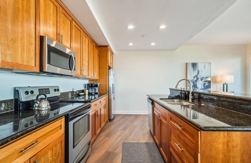 Rockaway Beach Condo | Oceanfront Relaxation in Rockaway Beach
