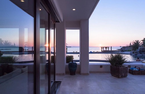La Paz Apartment | Oceanfront Residence with 3 Bedrooms