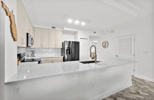 Palm Coast Condo | Oceanfront Retreat: Modern 3-Bedroom Condo in Palm Coast
