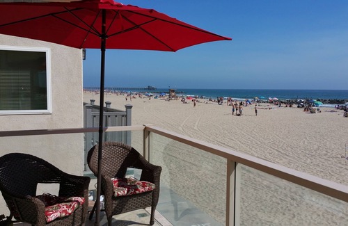West Newport Condo | OCEANFRONT right on the board walk and the sand