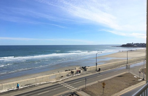 Hampton Condo | OCEANFRONT steps to the beach, private balcony w/fantastic views! Book now