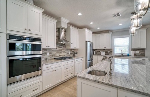 Indian Rocks Beach House | ♥ OCEANFRONT VIEW ♥ BEACHFRONT CONDO ♥ NEW ♥ U2 ♥