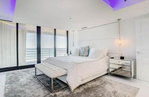 Bethune Beach Apartment | Oceanfront View Wrap Around Balcony Luxury Corner Unit Ebb Tide 401