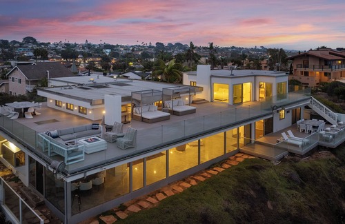 Encinitas House | Oceanfront Zen Saltwater Pool Fire Pit Koi Pond