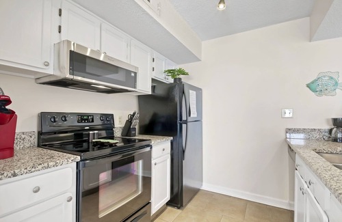 Cherry Grove Beach Condo | Oceans 1016 -Beach Views for Miles - Corner/King/Stroll to Dining/Grocery/Music