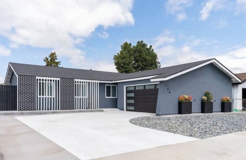 San Luis Rey House | Oceanside 4 bed/2 bath Home nearby Legoland, Disneyland, Safari Zoo and Beaches!