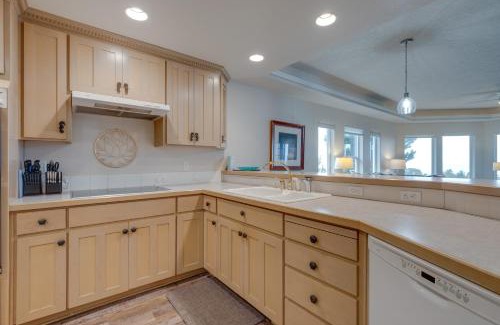 Oceanside House | Oceanside Beach Home with 180-Degree Views!