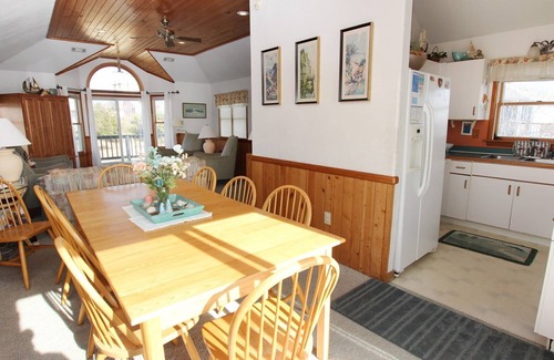 Carolina Dunes House | Oceanside, Dogs Welcome, Easy walk to the Beach, CD12, Marsh Rose Cottage